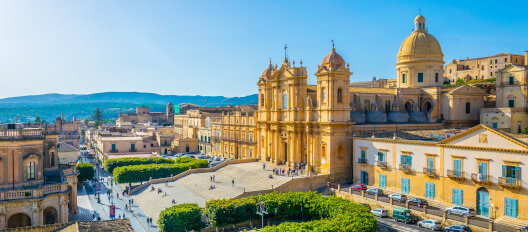 Sicily, the Noto cathedral, Bike on rent